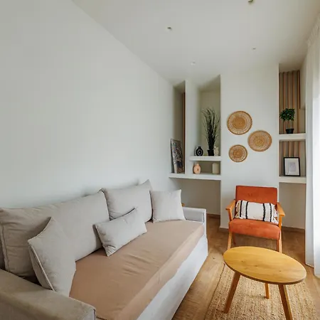Penthouse 4th Fl At Pagrati-large Veranda